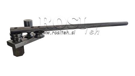 OUTIL POUR PLIER DES TUBES EN MÉTAL