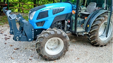 TRAKTORIN YLEISMALLINEN ETUNOSTOLAITE SARJA CAT. 2 1500 KG